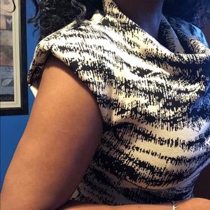 Express Women's Cap Sleeves, Beige/Black, Shoulder PadsTop. Size M